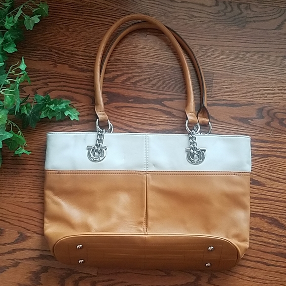 Tignanello Handbags - TIGNANELLO leather spectator bag